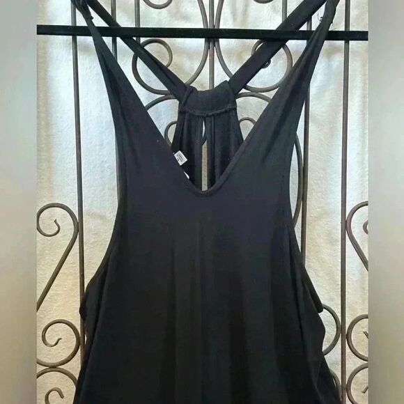 All cotton jumpsuit with keyhole from. Drawstring waist. - Picture 2 of 6